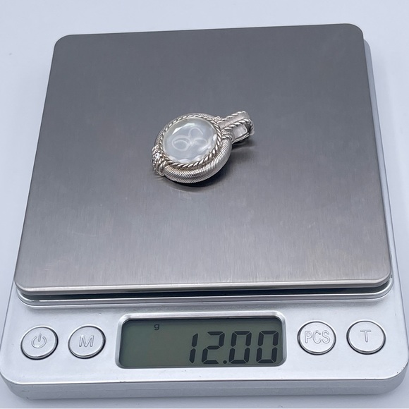 Judith Ripka Mother of Pearl 925 Sterling Silver Enhancer Pendant E Monogram - Picture 5 of 8